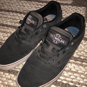 Men’s size 10 Reynold’s